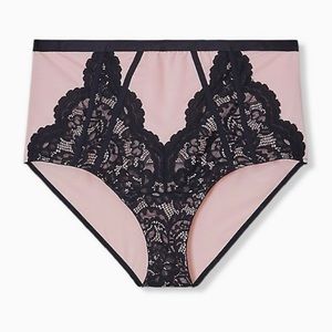 NWT Torrid Light Pink & Black Lace 360• Smoothing Brief Panty